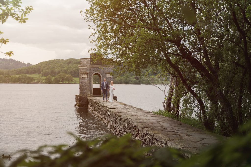 Storrs Hall Wedding Photographer – Capturing Romance by the Water’s Edge